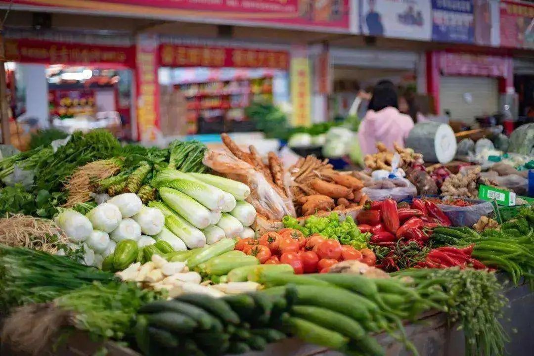 走！一起去逛菜市場